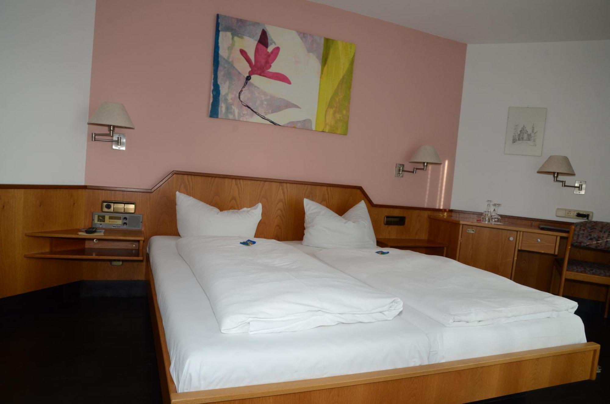 Hotel Mohren Ochsenhausen Esterno foto