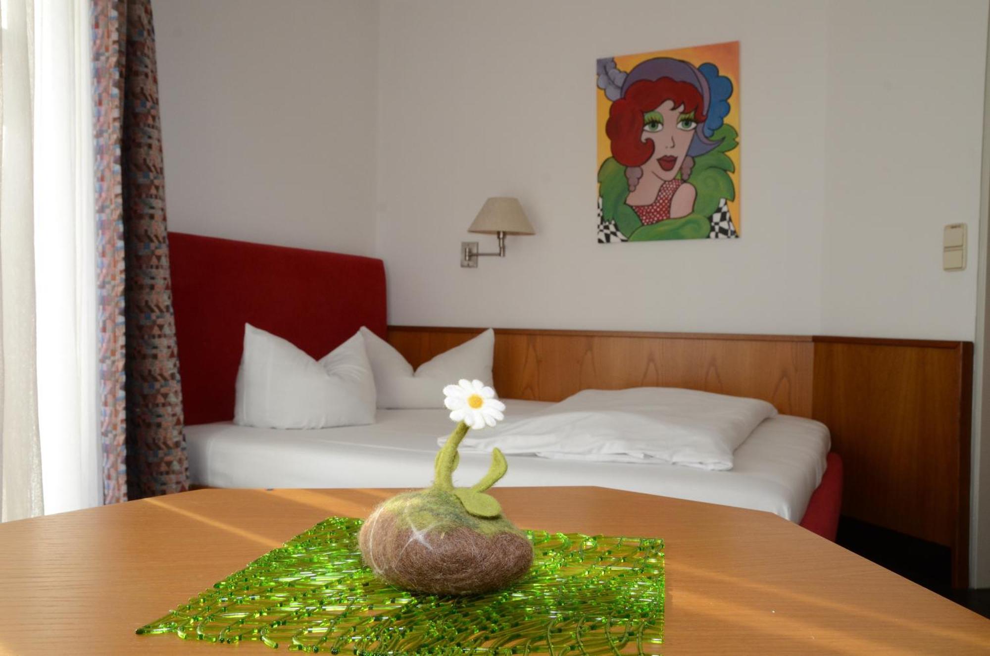 Hotel Mohren Ochsenhausen Esterno foto